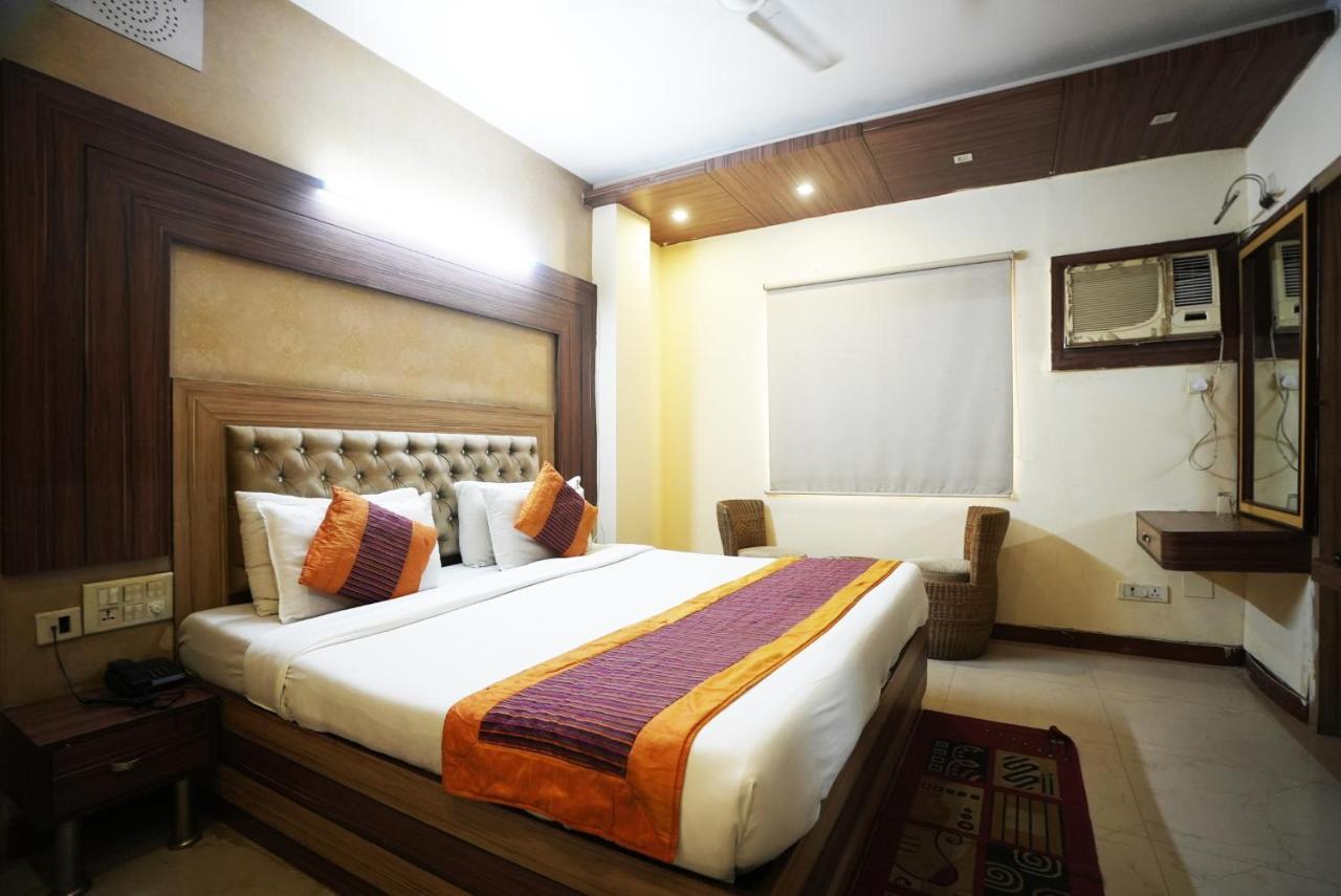 Hotel Classic New Delhi Exteriör bild